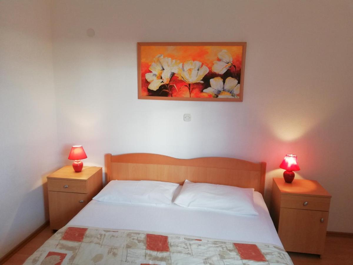 Apartments Roko Lalin Pakostane Luaran gambar